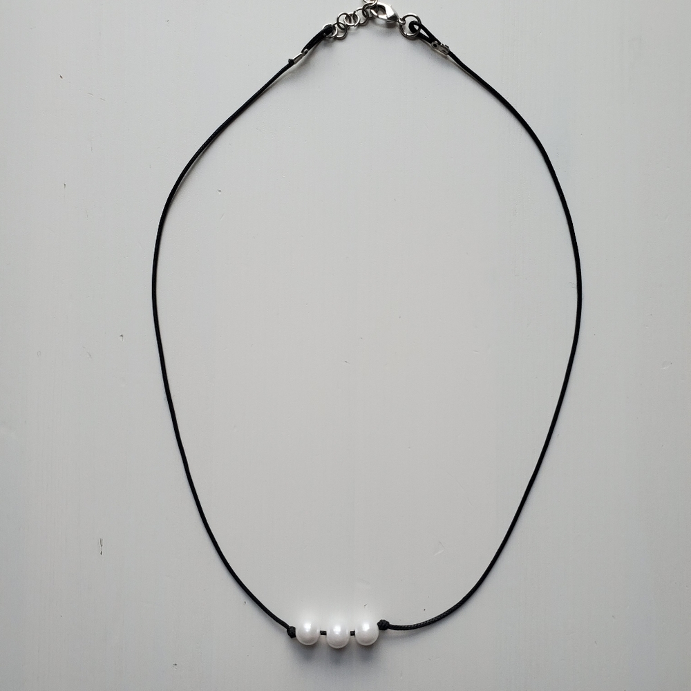 Black pearl necklace